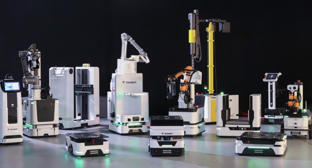 90后博士闯深圳逐梦硬核科技 解困工厂劳动力，让机器人成为教育新星