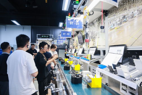 豪华与科技的双重奏 奔驰标准下的教育科技体验